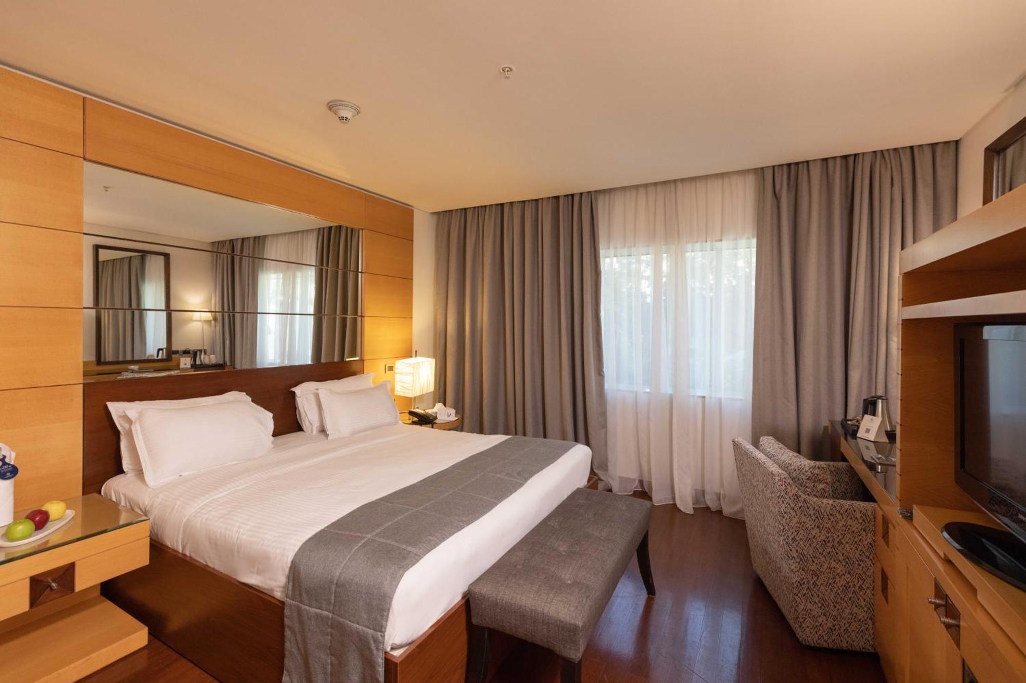 Coral Beach Hotel And Resort Beirut Exterior photo