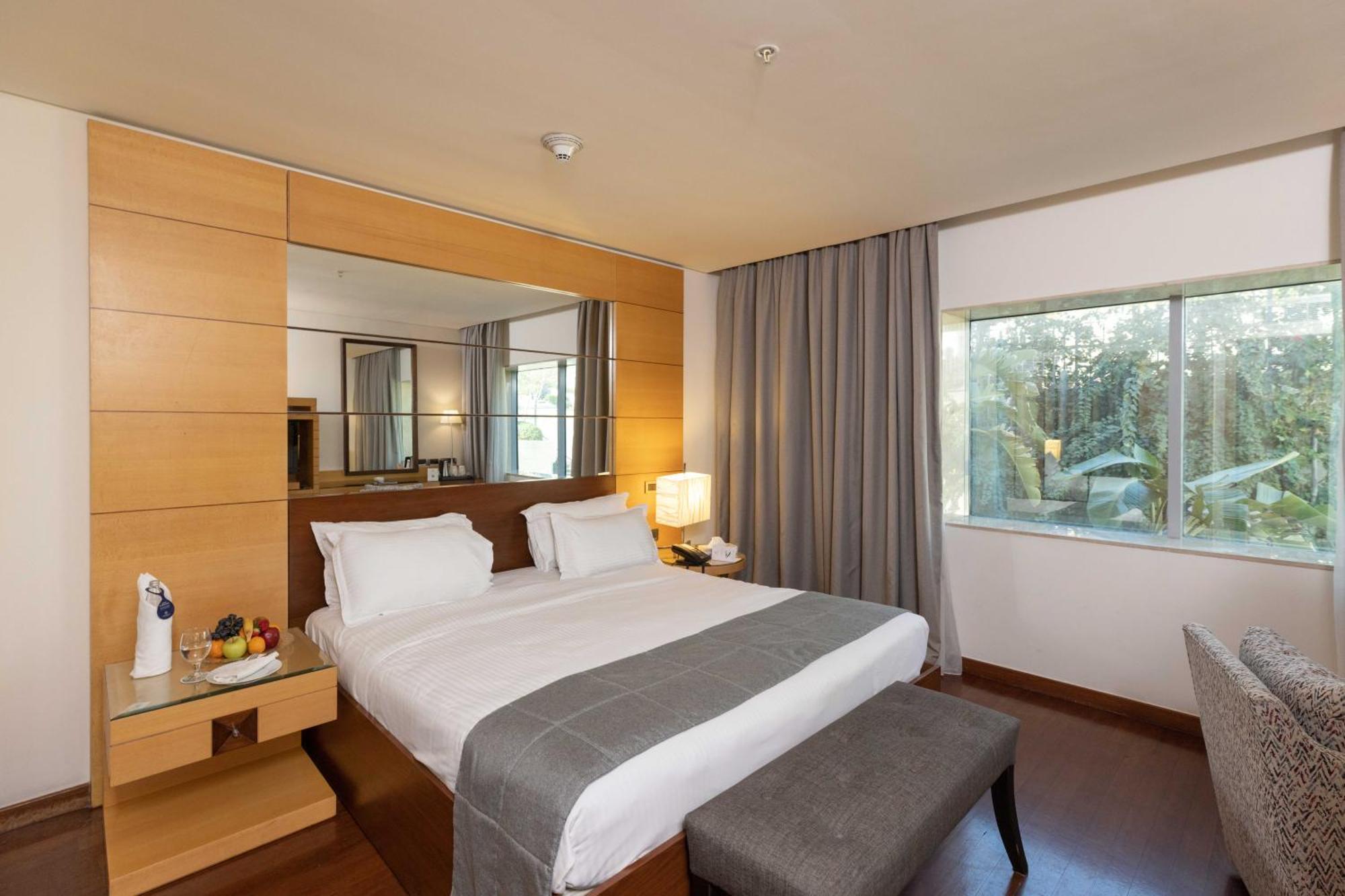 Coral Beach Hotel And Resort Beirut Exterior photo