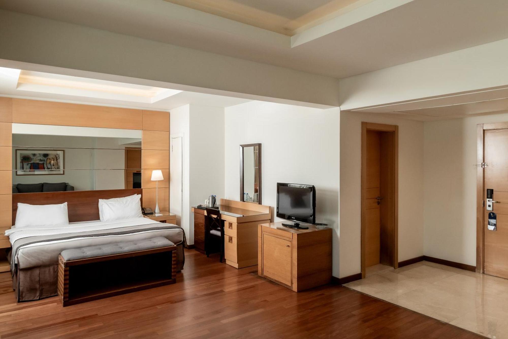 Coral Beach Hotel And Resort Beirut Exterior photo