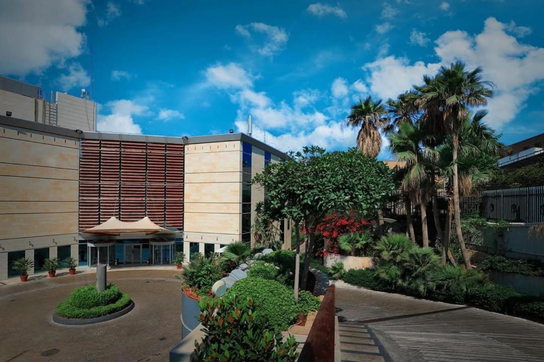 Coral Beach Hotel And Resort Beirut Exterior photo